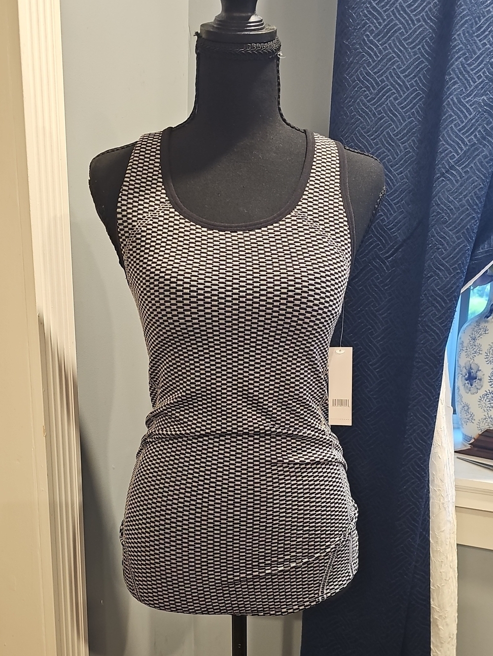 Tahari Sport Racerback Tank Sz S/M or L/XL NWT MSRP $68 - Picture 2 of 11